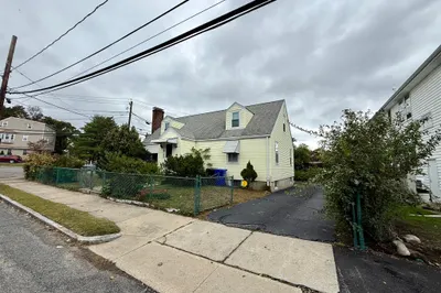 19 Brookdale Rd 1