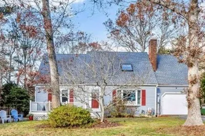 6 Southfield Ln