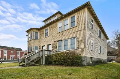 40 East Main Street 1
