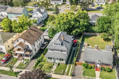 30 Santa Barbara St 1