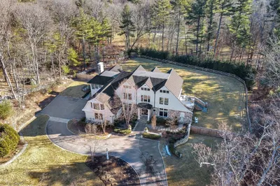 79 Walnut Rd 1