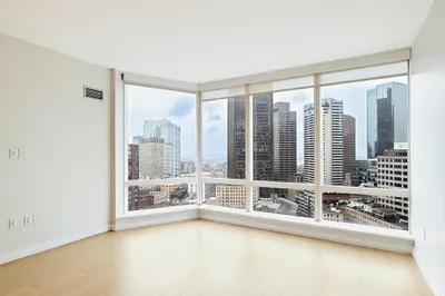 1 Franklin St #2605