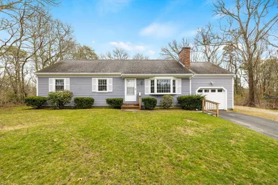 93 Pebble Ln 1