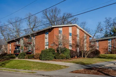 6 Crescent Dr #10