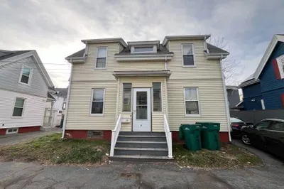 24 Holton Pl