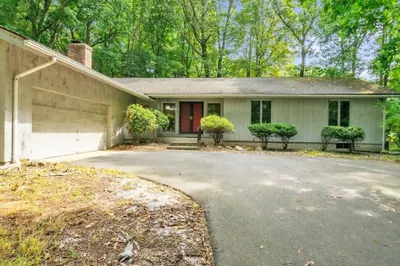 11 Brooks Rd 1