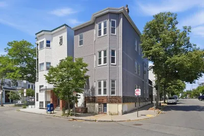 487-489 Sumner Street #1 1