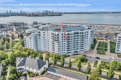 2001 Marina Dr #712 1