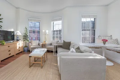83 Montgomery St #2