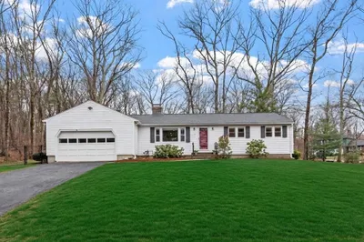 23 Monument Hill Rd 1