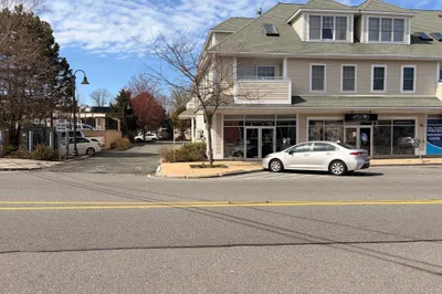 29 Railroad Ave #2A 1