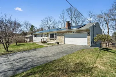 77 Zenith Dr