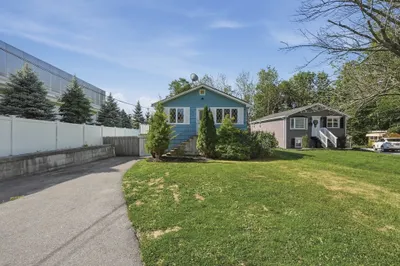 22 Hayward Ave 1