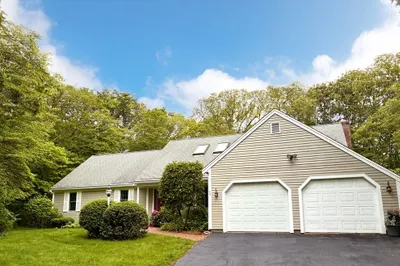 160 Coachman Ln 1