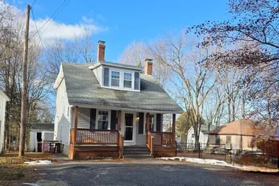 324-1/2 Chestnut St 1