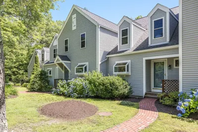 25 Southpoint Drive #D