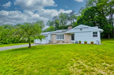 42 Catalina Dr