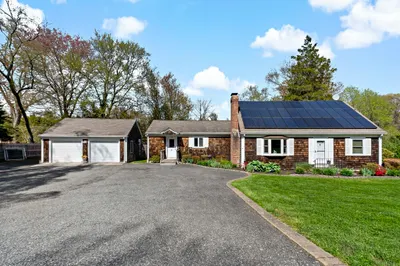 216 Elm St 1