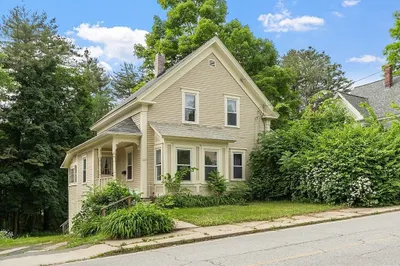 233 N Main St 1