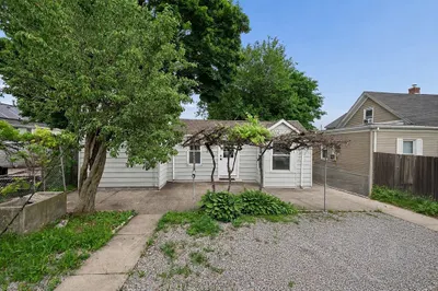 370 Pleasant St