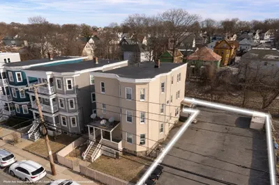 136-138 Greenwood St 1