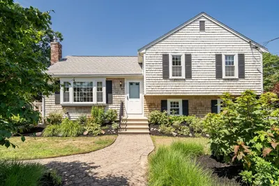 9 Huckleberry Ln