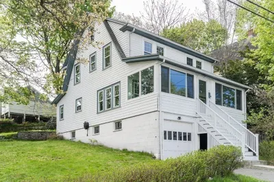 8 Sylvia St