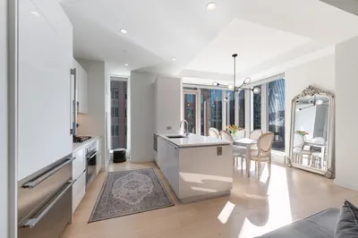 135 Seaport Blvd #1806 1