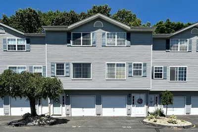 27 Waters Edge Dr #27