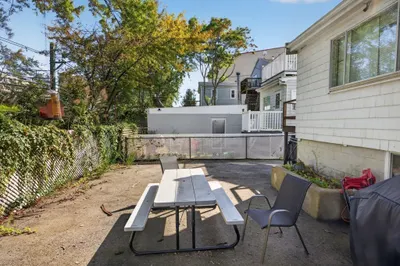 40 Avalon St 1