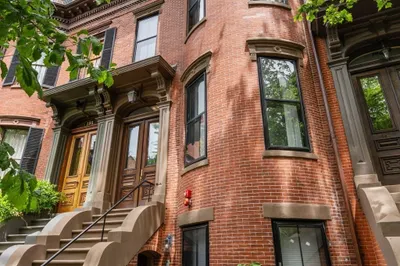 189 W Brookline St 1