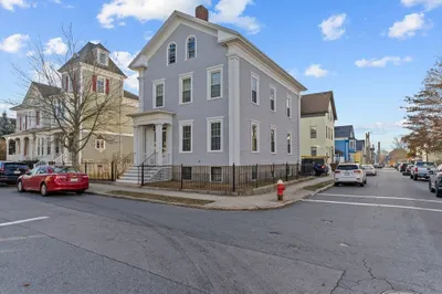 65 Chestnut St 1
