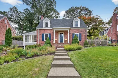 31 Laurel Dr