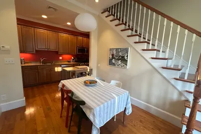 2 Swan St #2