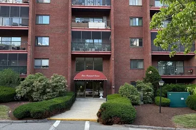 2 Summit Dr #41 1