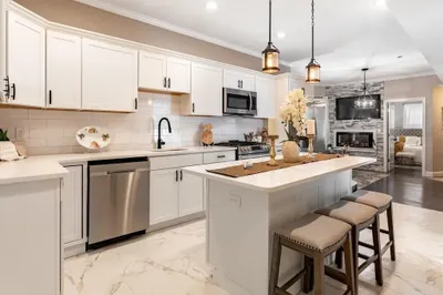 131 Congress Ave #1