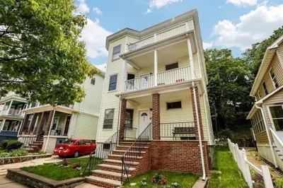 558 Washington St #1 1