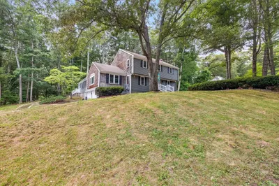 10 Flint Locke Dr 1
