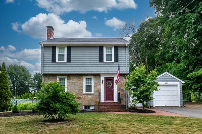 862 Pleasant Street 1