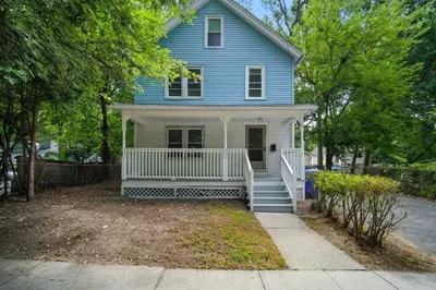 27 Newland St