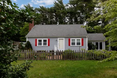 24 Fresh Pond Cir 1