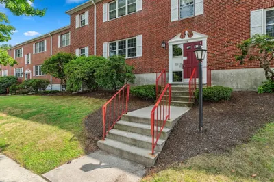 144 Lake Shore Rd #1