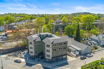 18 Robert Street #11