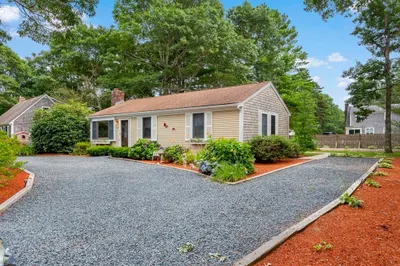 11 Chatham Ln