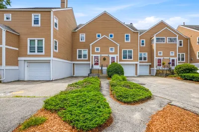 44 Merlin Ct #44 1