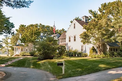 3 Garden Ln