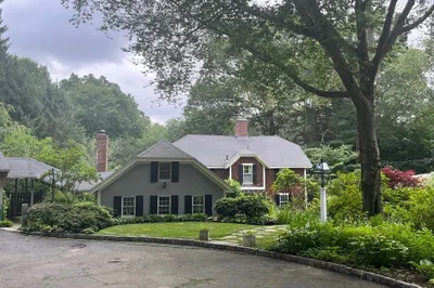 719 Bay Road 1