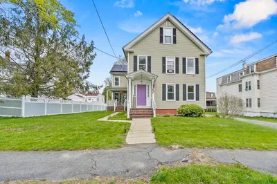 105 Oak Street 1