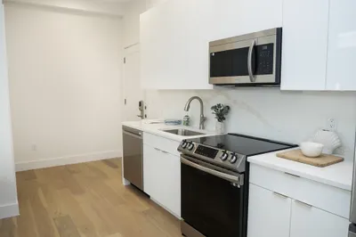 38 Hichborn St #304