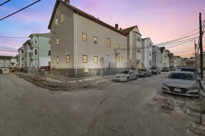 4 Canonicus Street 1